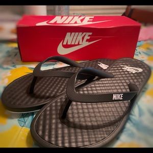 Nike flip flops